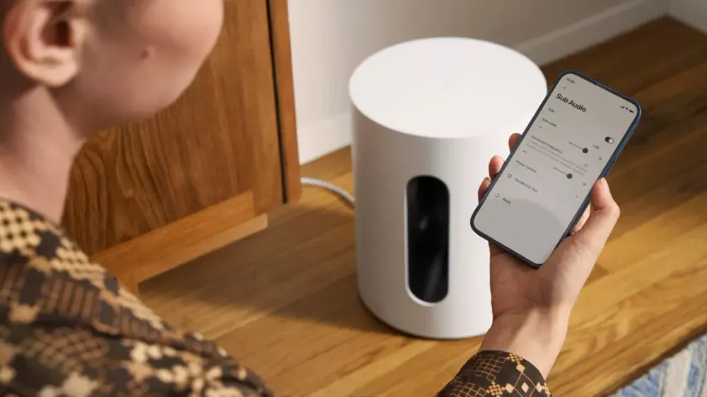Subwoofer SONOS SUB MINI připojený k telefonu_04